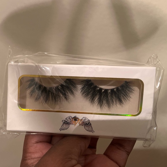 Mink lashes NEW IN BOX - Picture 3 of 6